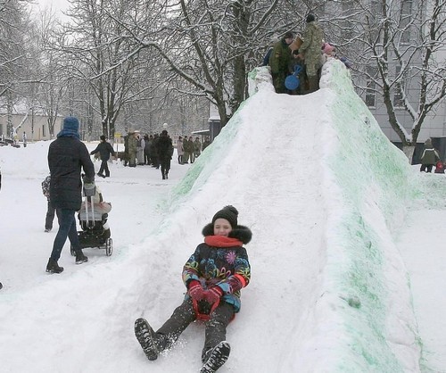 Снежные городки в этом году создадут в 18 микрорайонах Сургута
