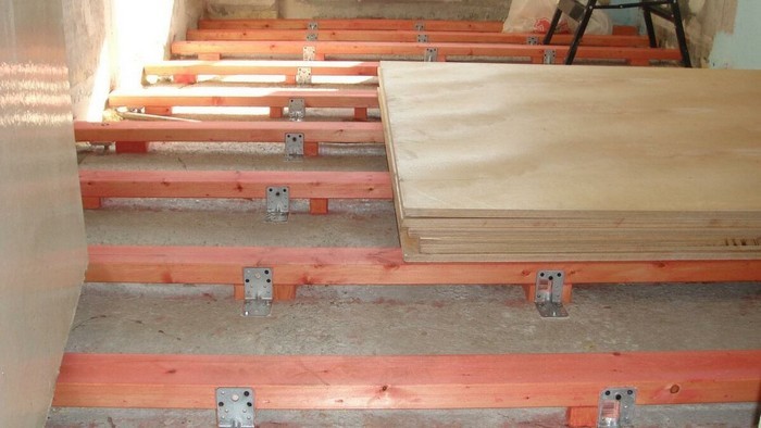Лаги в строительстве: пол, потолок, регулируемая опора. Как усилить деревянные и пластиковые лаги? (38 фото)